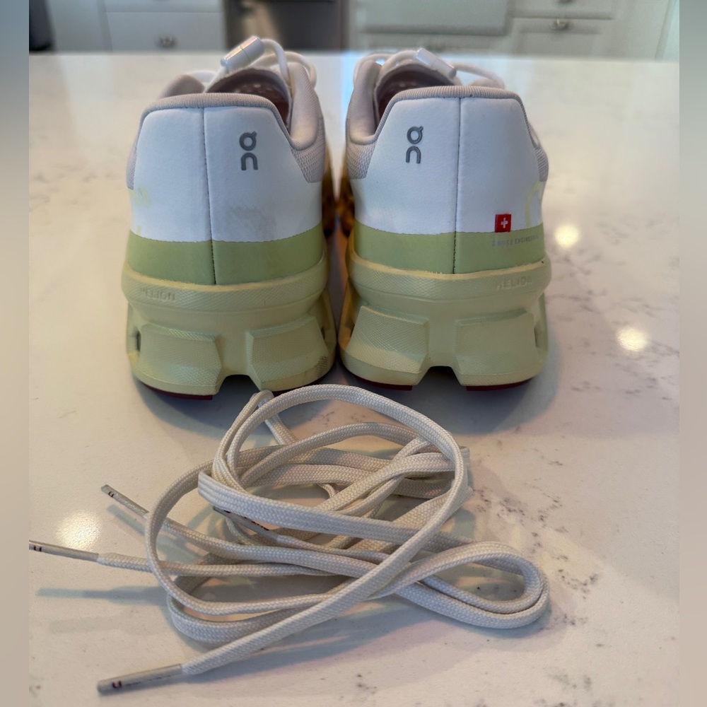 Women’s On Cloud Cloudmonster sneakers Frost/Acacia 9 - Picture 6 of 8